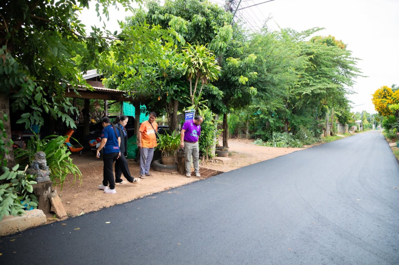 ลงพื้นที่ตรวจสอบการซ่อมแซมราวกันตก บริเวณสระน้ำสวนสุขภาพศาลเจ้าพ่อขุนศรี และติดตามความคืบหน้า โครงการปรับปรุงผิวจราจรในเขตเทศบาลตำบลหนองกี่