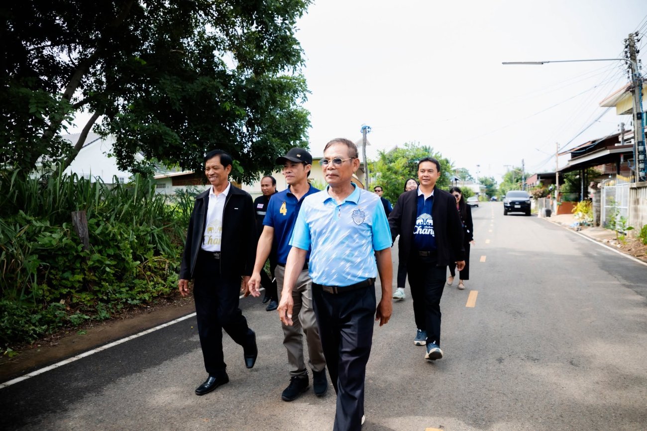 เทศบาลตำบลหนองกี่ ร่วมส่งมอบรถเข็นนั่งสำหรับคนพิการ